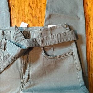 WHBM NWT Slim Crop Jeans – Size 8 | Wintergreen | Belted, Bossy & Beautiful